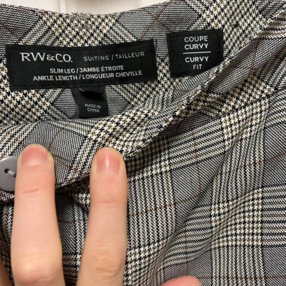 RW&Co - Picture 2 of 3